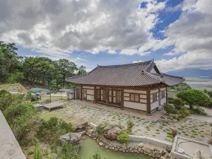 Wando Cheonghaejin Hanok Pension