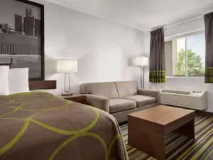 Super 8 by Wyndham Windsor/Dougall