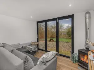 The Cranny: 1 Bedroom House with Indoor Fireplace