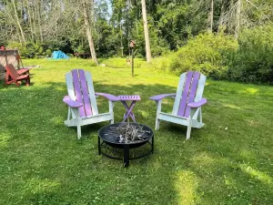 Lake Champlain 2-bedroom cottage with kayaks and bikes in beautiful Alburgh.