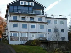 Breidablikk Guesthouse
