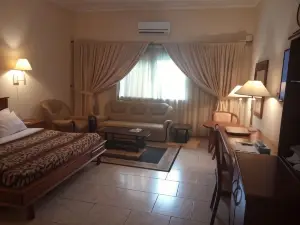 Asaa Pyramid Hotel