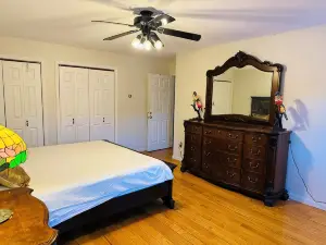 Charming 3-bedroom house with fitness room and WiFi in lovely Georgetown