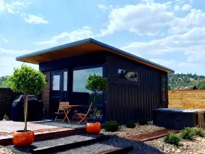Chic Tiny House with Hot-Tub in Orderville, Utah