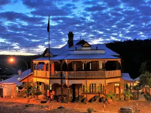 Mundaring Weir Hotel