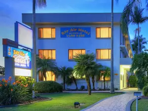 Cleveland Bay Air Motel