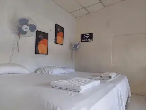 ホスタル ブリサス デル オメテペ