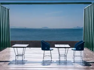 SUNSETSHODOSHIMA～CONTAINER HOTEL～