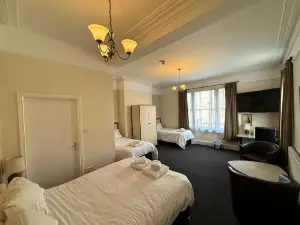 Deincourt Hotel