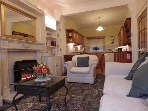 The Central Guesthouse