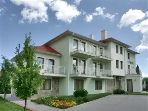 Jade Hotel-Ezüsthíd Hotel
