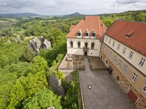 EA Zamecky Hotel Hruba Skala