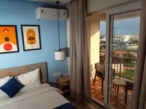 Palm Regal Resort