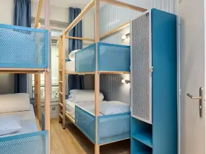 Hostel Ozz by HappyCulture