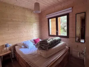 Cosy Chalet les Angles with Superb Lake and Mountain Views - Sleeps 4