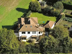 Willow Ridge - a Large Country House with 3 Rental Rooms