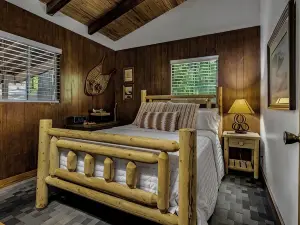 Vintage Smith Lake Retreat!