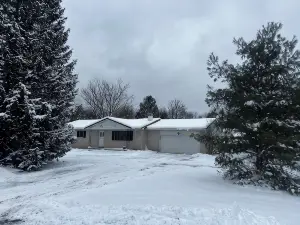 Ski - Snowmobile - Pet Friendly - Trailer Parking - 5 Mins to Crystal - Wifi