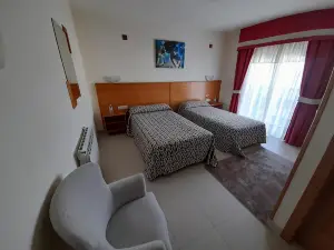 Hotel Valdoviño Air Con