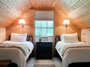 Firefly Cottage - 11 acres & 3 miles to Kyle's Landing - Buffalo River