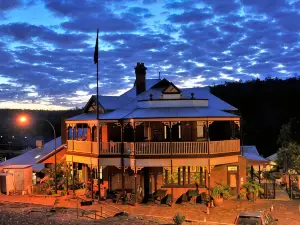 Mundaring Weir Hotel