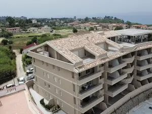 Middle Town Palace