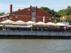 Kafana Zlatna Ribica