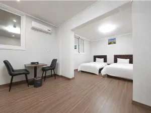 J Hotel