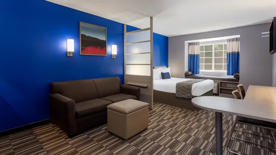 Microtel Inn & Suites by Wyndham Bethel/Danbury