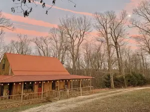 Firefly Cottage - 11 acres & 3 miles to Kyle's Landing - Buffalo River