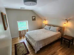 Stylish Remodeled 2 Bedroom Property in Enchanting Shelburne Falls Village.