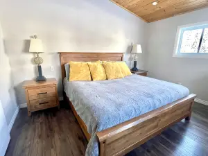 Cozy Rosseau Cottage