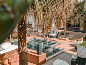 梅非斯庭院 SPA 套房酒店