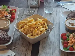 Auberge Chez Dikke Vriend, Chambres et Taverne