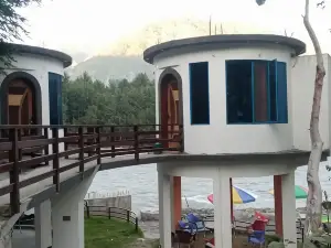 Al Maidah Hotel and Restaurant