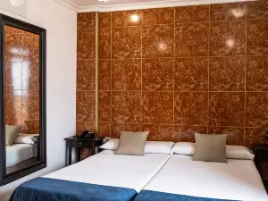 Hotel Adonis Capital