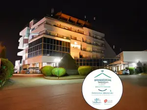 Canadian Hotel