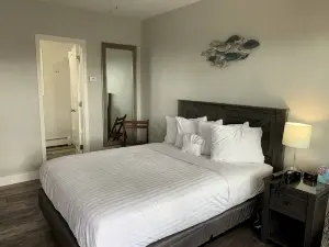 Lakeside Motel