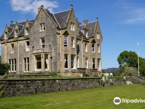 Glengarry Castle Hotel