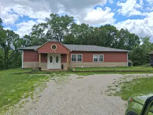 Riverbend Getaway 134-Luxury & Comfort Sleep 20+ Nearby-Swim, Float, Hike, Relax