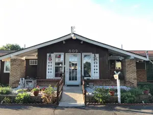 Spinning Wheel Motel