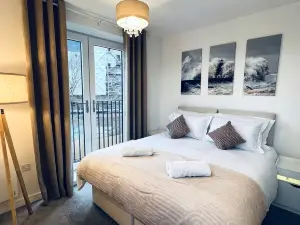 2BR Apt Near Birmingham City Centre | Sleeps 6