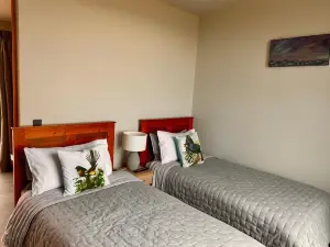 “The Cliffs” Humpridge View Motels