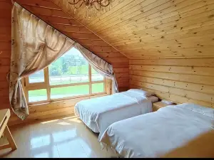 Luobei Wooden Cabin Love Homestay
