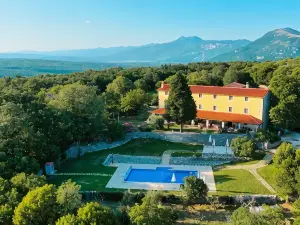 Villa Calussovo