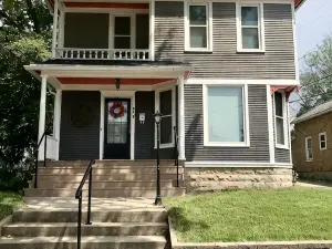 4 Bedroom, 3 Full Bathrooms - 10 Minutes to Starved Rock!