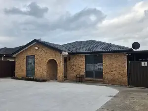 Charming 3-Bedroom House Rental in Sydney