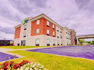 Holiday Inn Express & Suites CHESTER-MONROE-GOSHEN by IHG