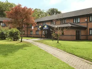 Days Inn by Wyndham Warwick North M40
