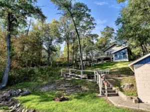 Mayo Lake Cottages